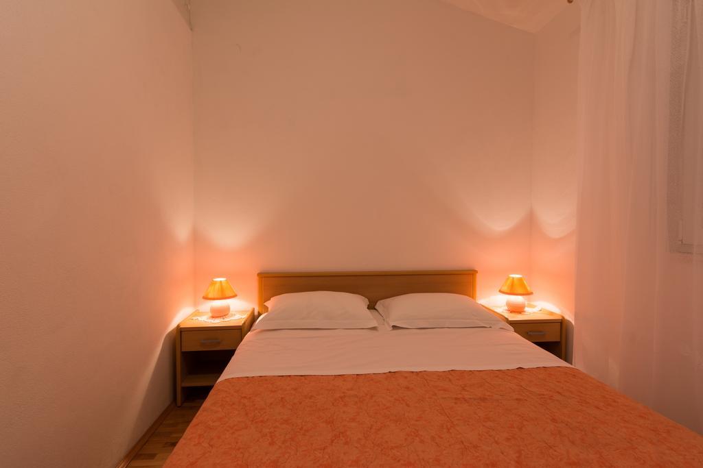 Apartments Mirko Vinišće Kamer foto